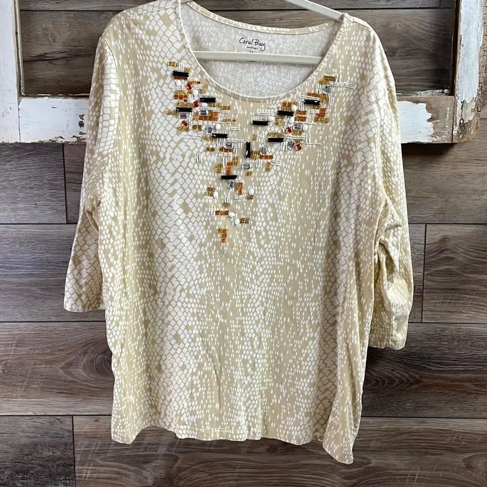 Coral Bay Womens 2X Sequined Jeweled Neckline Tan White Scoop Neck Top